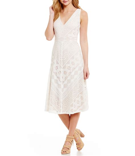 Shop the brand&x27;s modern, fashion-forward dresses and find a selections of styles perfect for the office, casual wear, and evening events. . Dillards vince camuto dresses